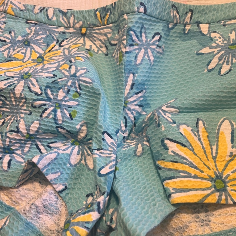 Lilly Pulitzer NWOT Shorts size 10